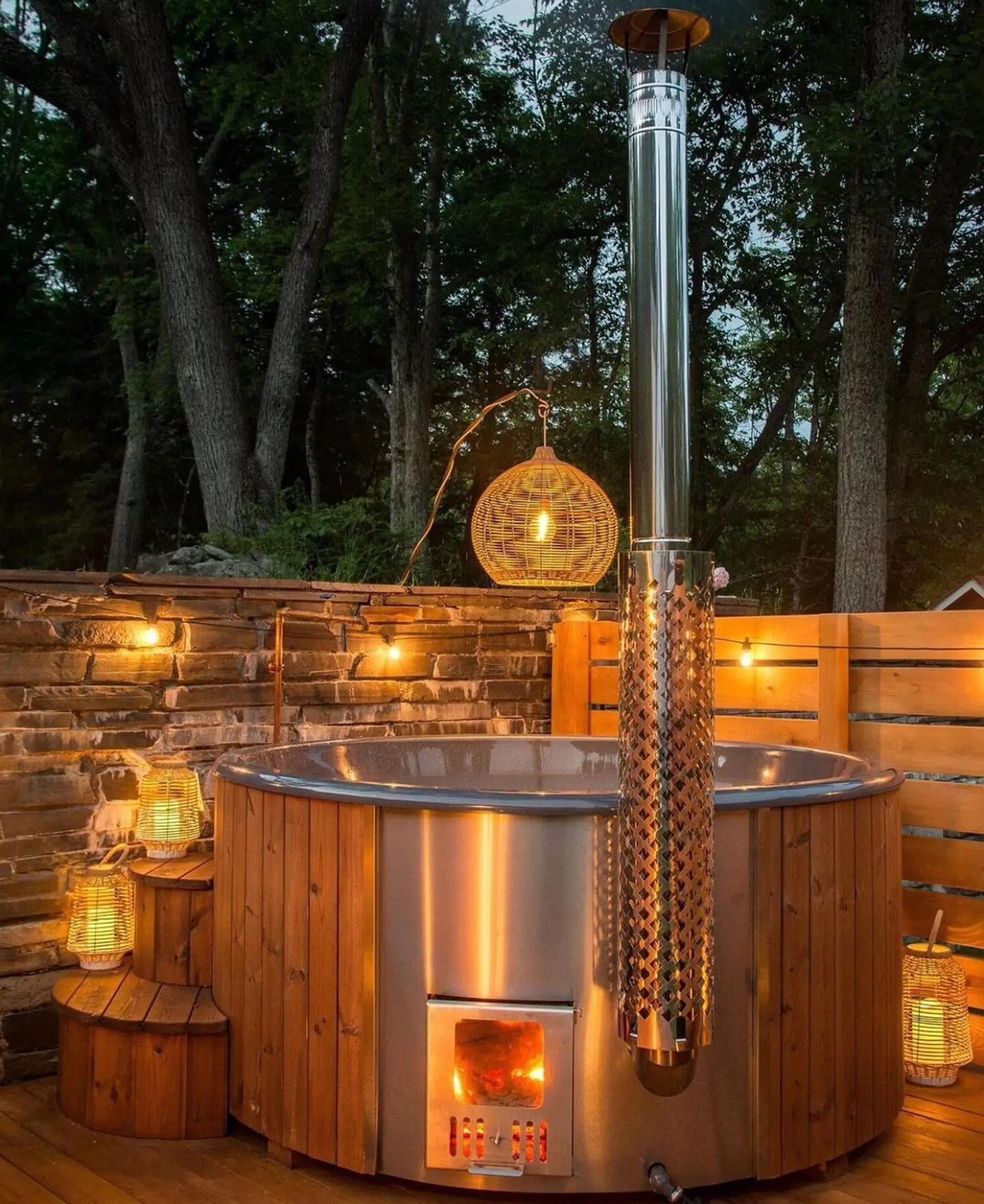 Deluxe Wood Fired Hot Tub With Liner - Image 21